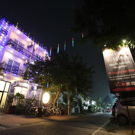 Hotel Super Townhouse Kachnar House Vikas Nagar Hasanganj Zewnętrze zdjęcie