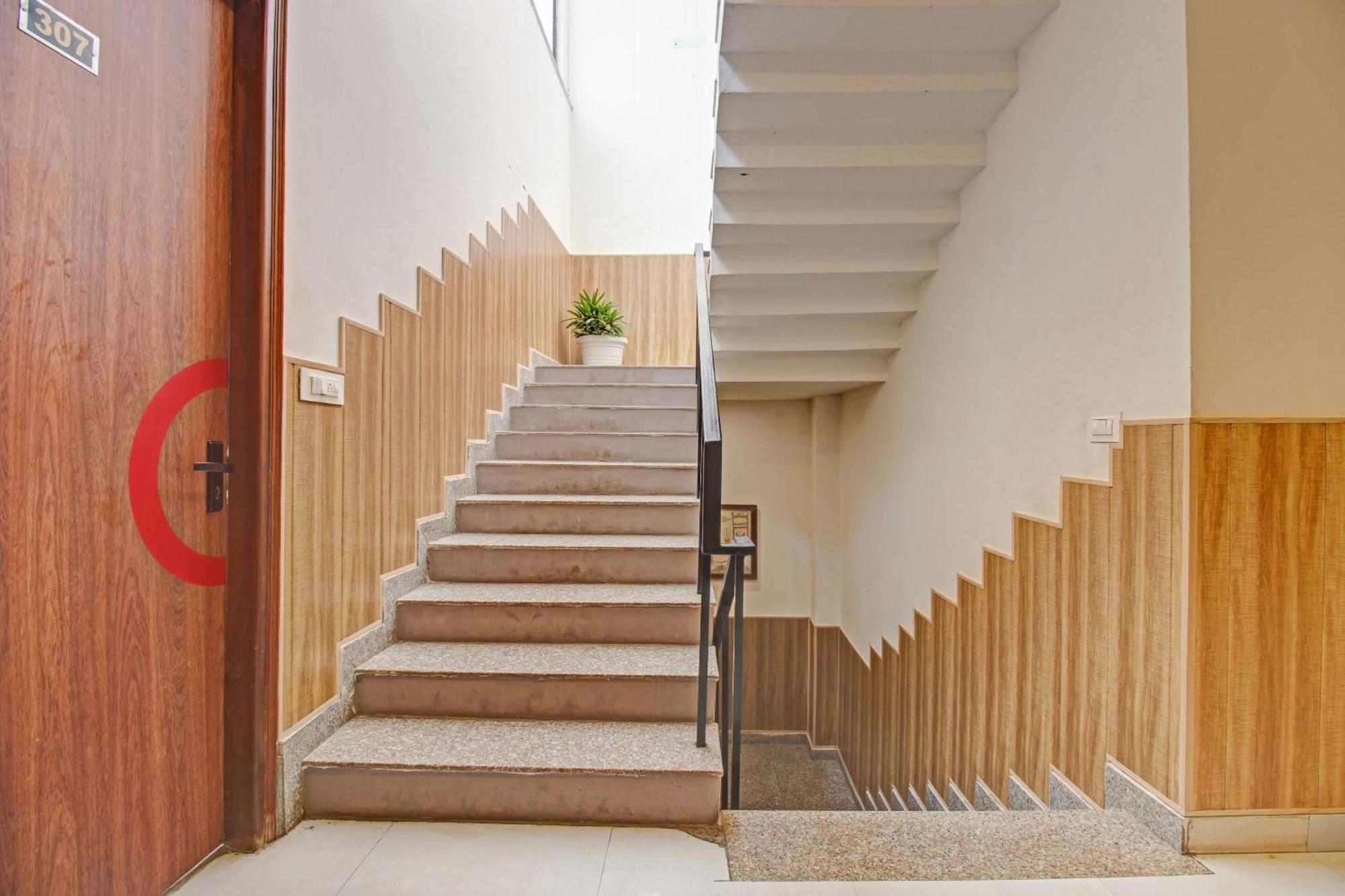 Hotel Super Townhouse Kachnar House Vikas Nagar Hasanganj Zewnętrze zdjęcie
